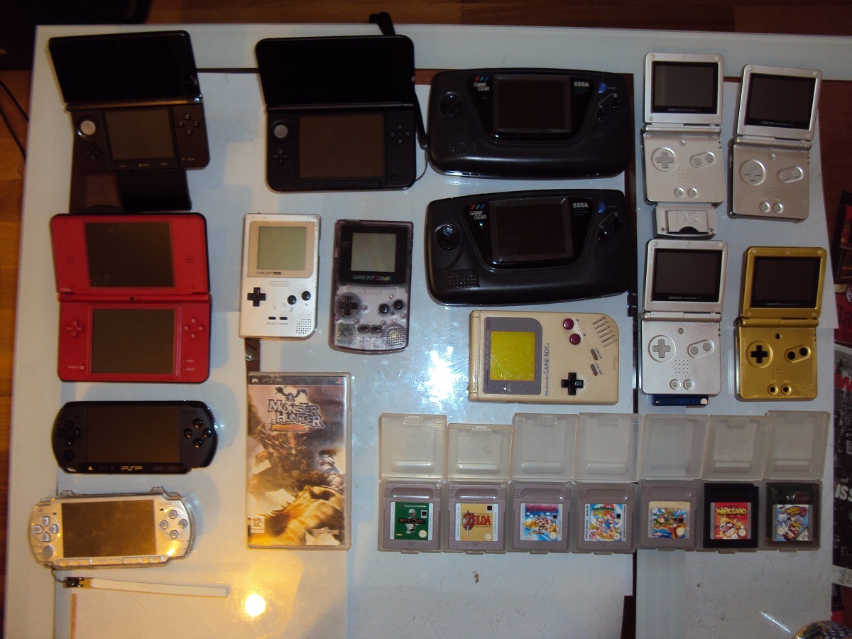 http://www.dragonquest-fan.com/imgs/forum/common/images/Stuff-de-geek/1406_Consoles%20portables.jpg