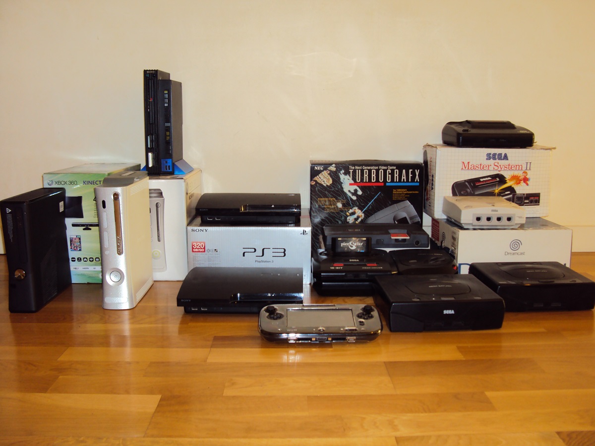 http://www.dragonquest-fan.com/imgs/forum/common/images/Stuff-de-geek/1406_Consoles.JPG