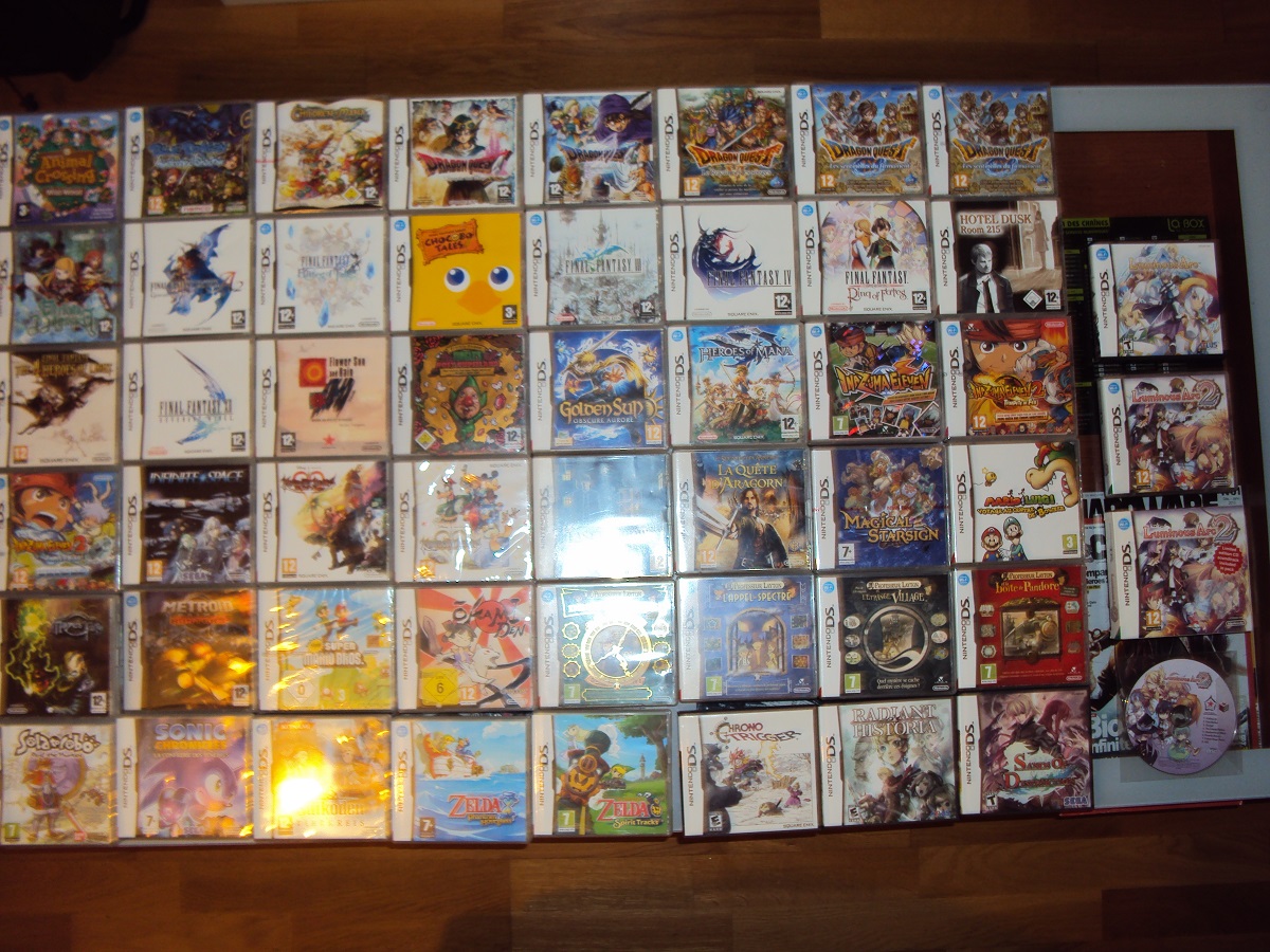 http://www.dragonquest-fan.com/imgs/forum/common/images/Stuff-de-geek/1406_Nintendo%20DS%201.JPG